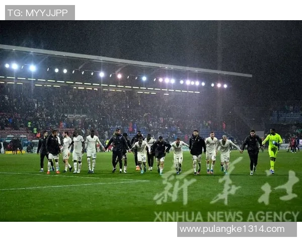 AC米兰逆转取胜卡利亚里继续在意甲争冠路上奋勇前行